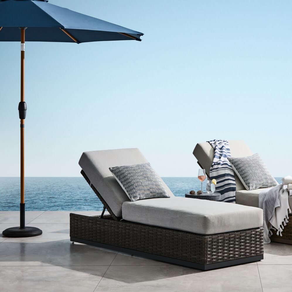 【レア】 BACKYARD／MUDDY MUZIC関連　4枚セット Nassau 4-Piece Outdoor Patio Set with Loveseat, 2 Chairs & Glass